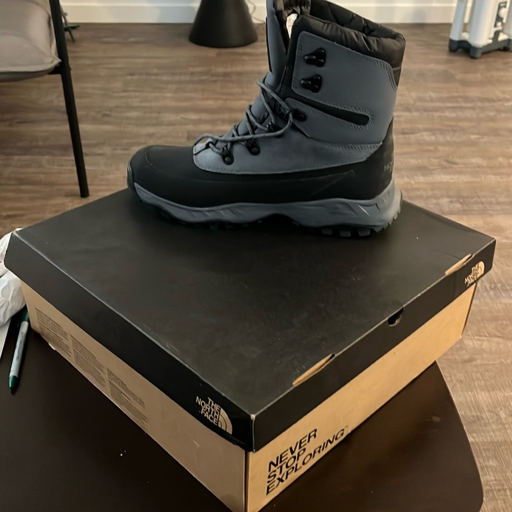 The North Face Thermoball Lifty 11 zinc grey tnf black Size 8.5 Men’s